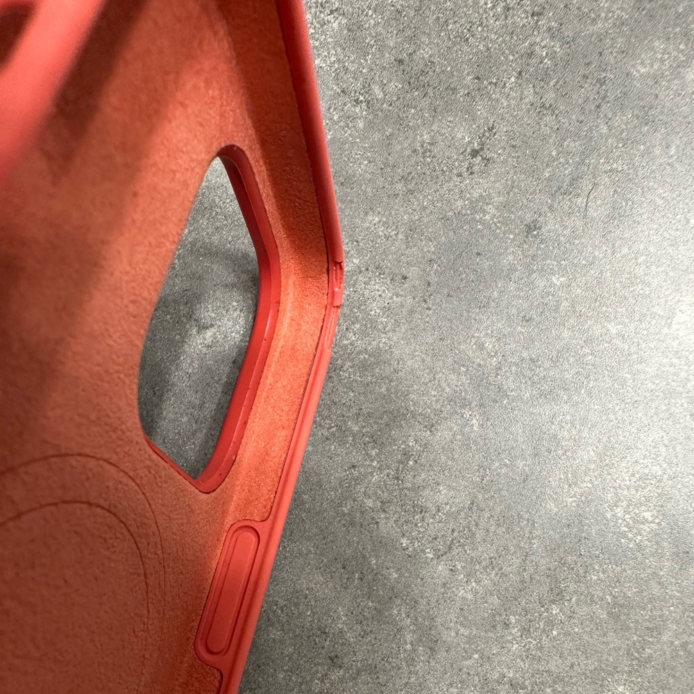 Coral colored apple Iphone 13 pro silicone case